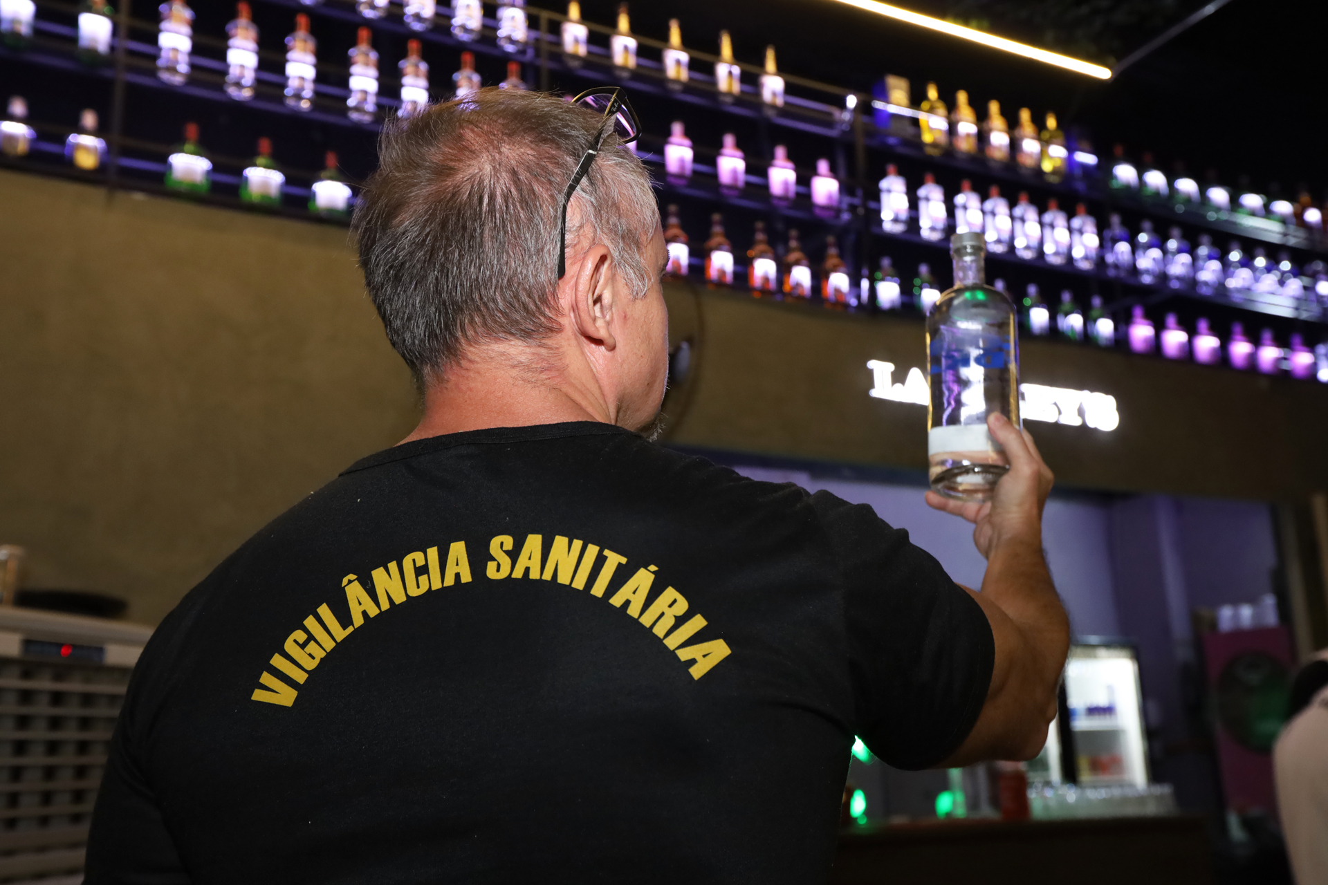 vendas-em-bares-e-restaurantes-recuam-4,9%-em-setembro,-nao-so-pela-crise-do-metanol