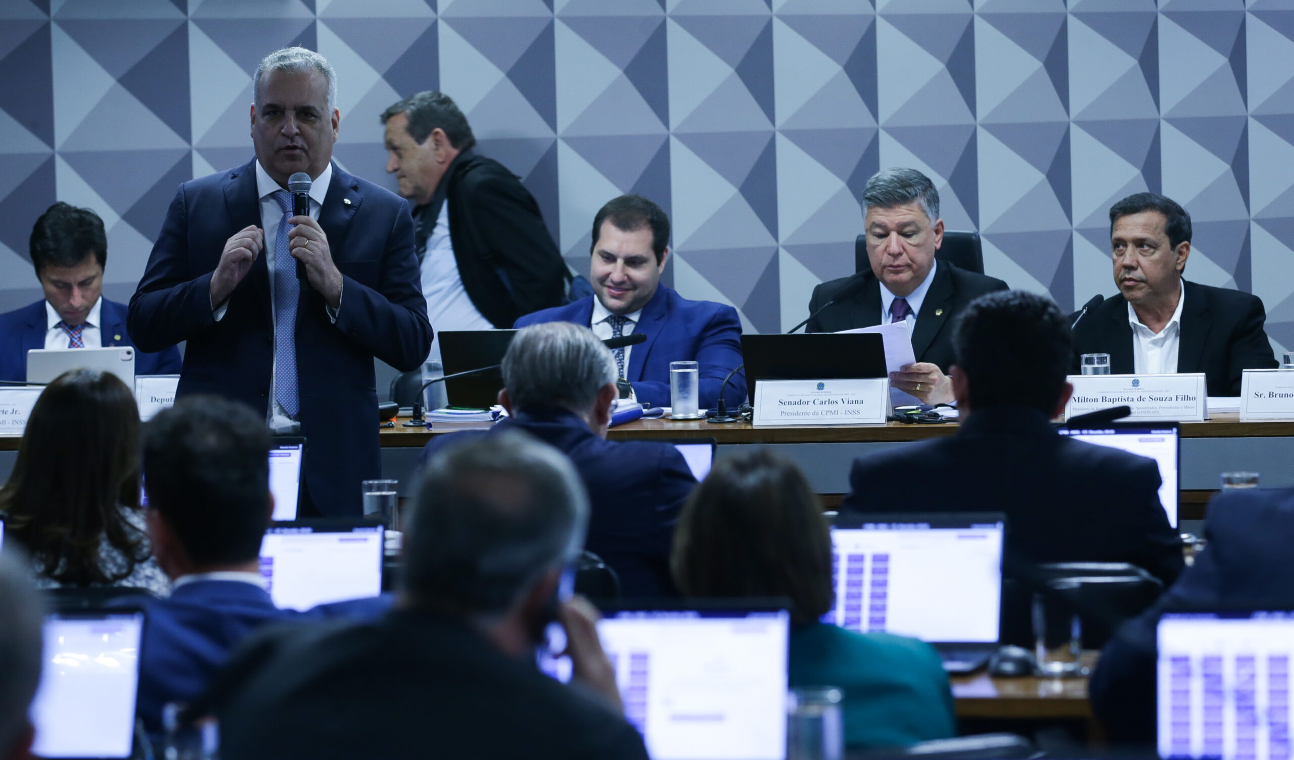 cpmi-do-inss-ouve-ex-dirigentes-de-associacao-e-conselho-nesta-segunda