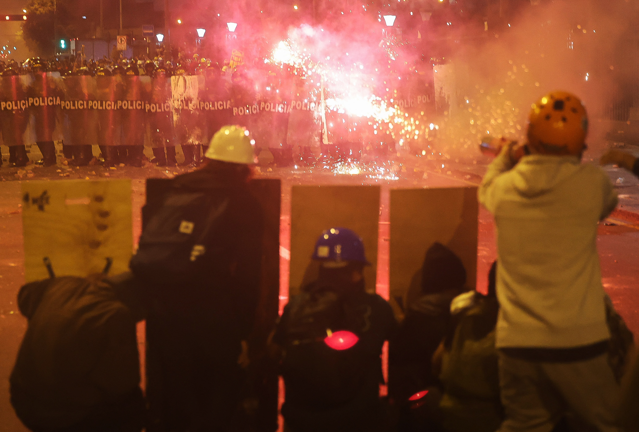 presidente-do-peru-declara-estado-de-emergencia-em-lima-por-onda-de-violencia