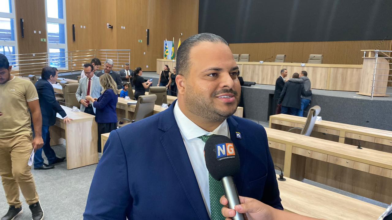 pl-de-aparecida-trabalha-para-ampliar-numero-de-deputados-em-2026