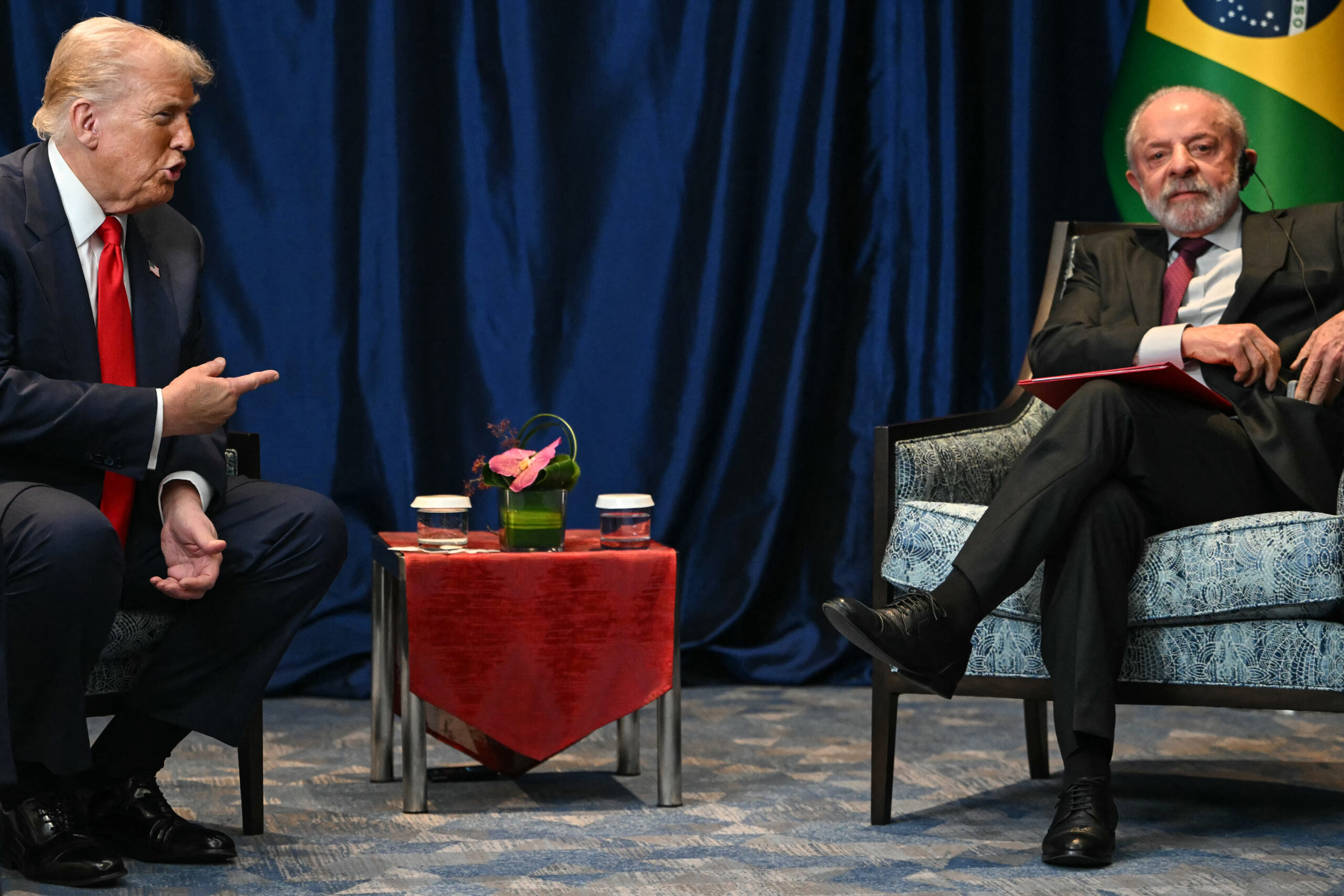 secom:-reuniao-entre-lula-e-trump-discutiu-caminhos-para-suspensao-do-tarifaco