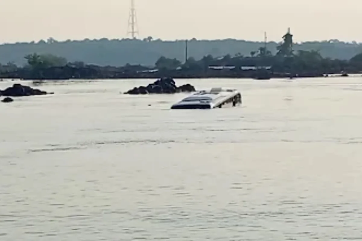 onibus-com-50-pessoas-cai-no-rio-tocantins;-motorista-morre-afogado