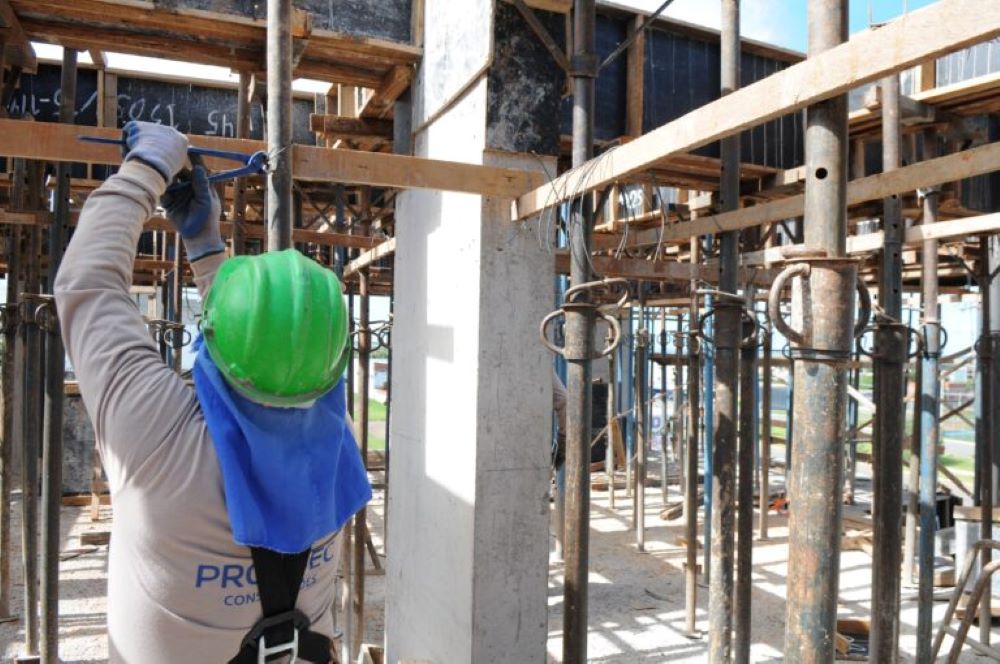 confianca-da-construcao-cai-0,7-ponto-em-outubro,-a-91,6-pontos,-afirma-fgv