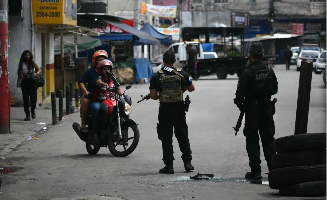 ‘eu-passo-rezando’,-diz-morador-da-vila-cruzeiro,-alvo-de-operacao-da-policia-do-rio