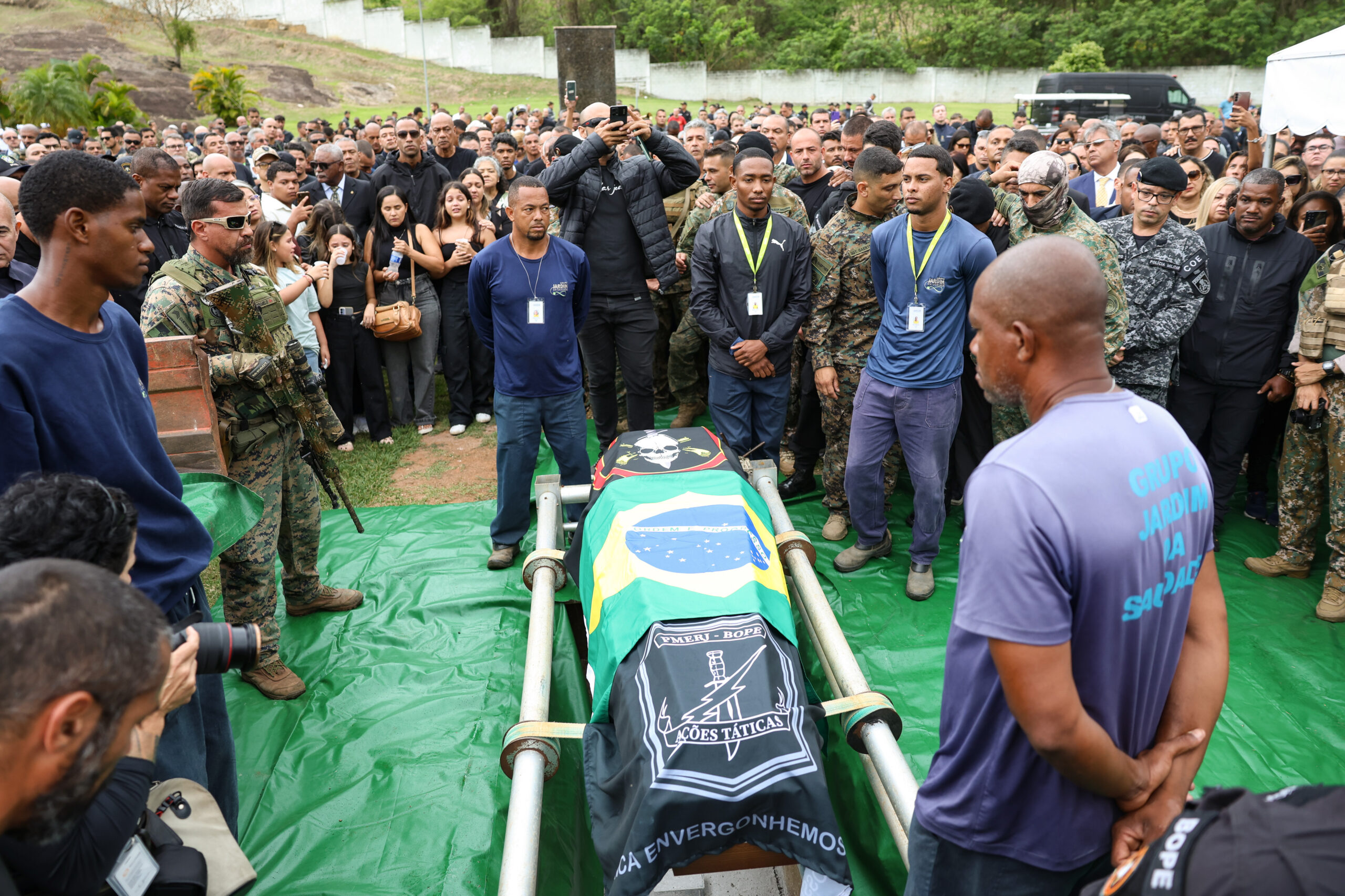 corpos-de-pms-mortos-na-operacao-mais-letal-o-pais-sao-velados-com-honrarias