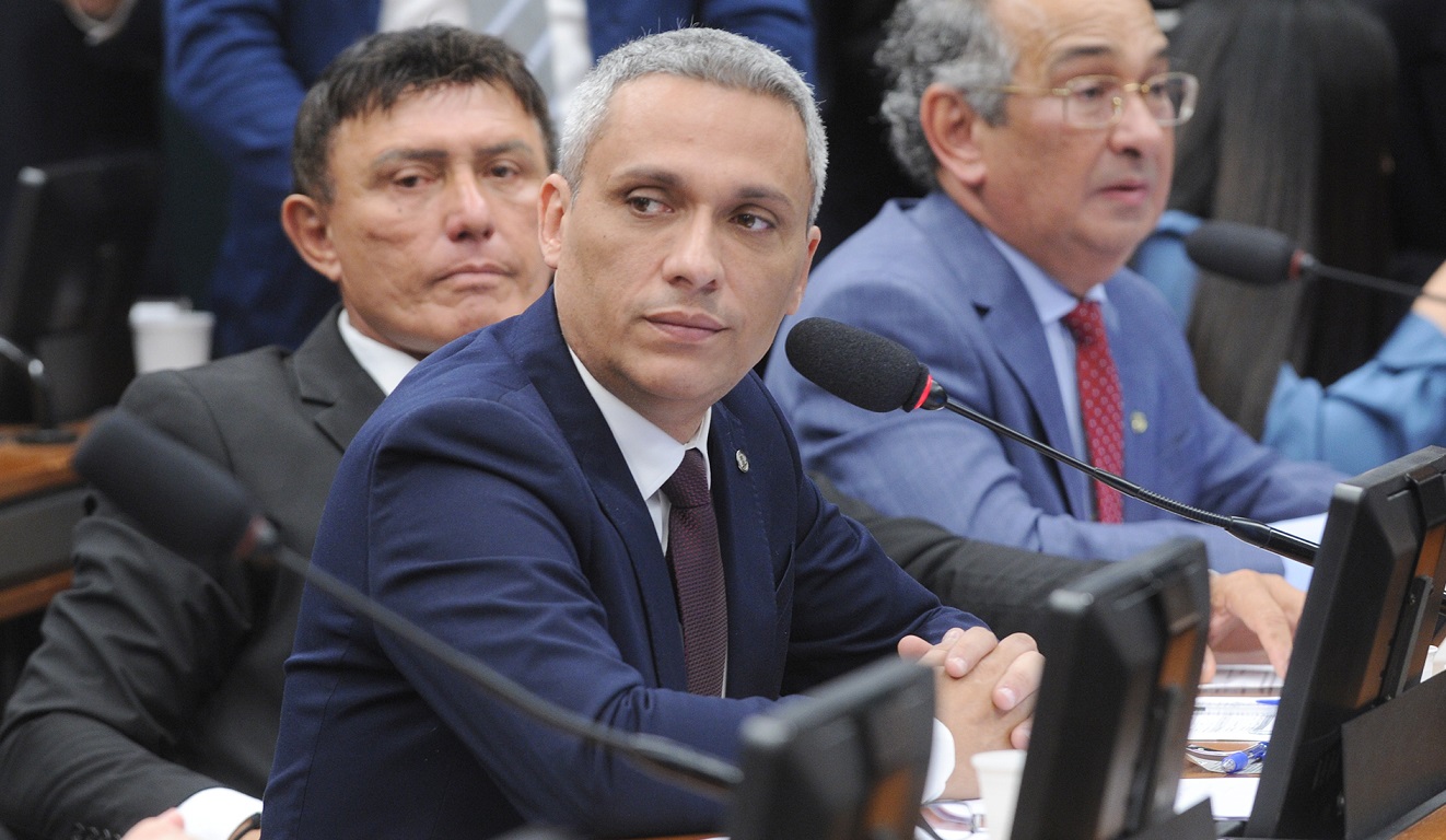 alexandre-de-moraes-nega-pedido-de-gustavo-gayer-para-visitar-bolsonaro