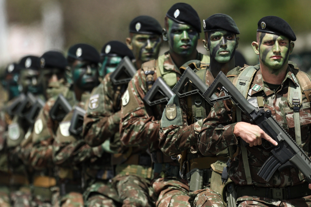 76%-dos-moradores-do-rio-querem-que-exercito-participe-da-seguranca-publica,-diz-datafolha