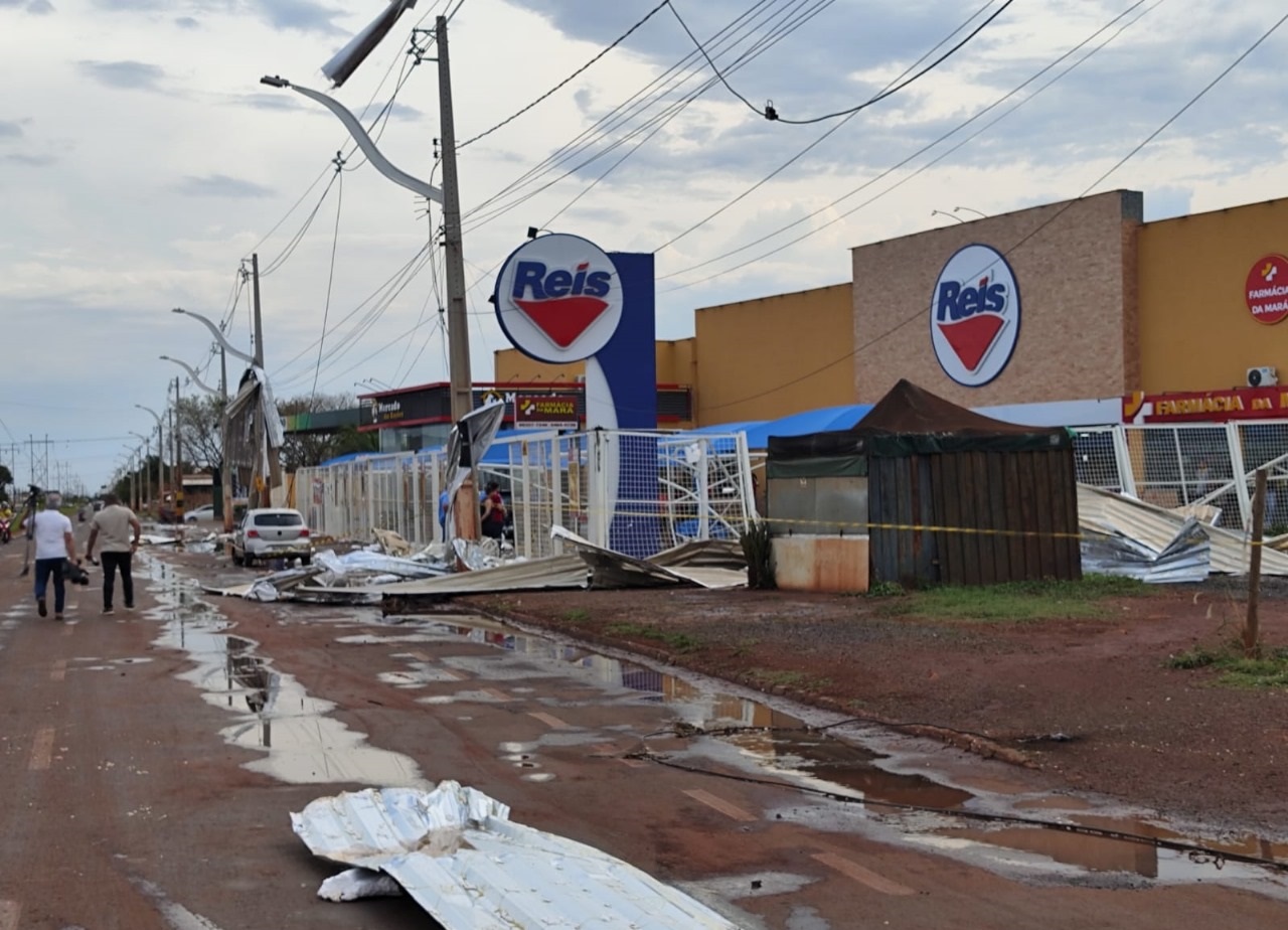 chuvas-e-ventania-causam-estragos-em-itumbiara,-goiania-e-aparecida