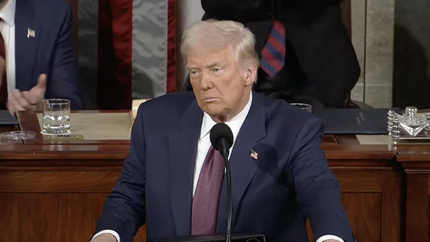 aprovacao-de-trump-vai-ao-patamar-mais-baixo-do-2o-mandato,-diz-pesquisa