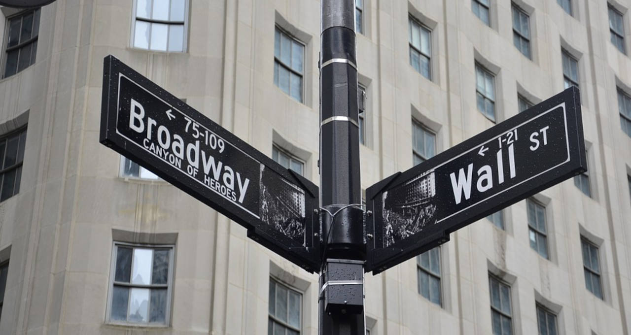 wall-street-fecha-em-baixa-entre-preocupacoes-por-altos-niveis-de-valorizacao