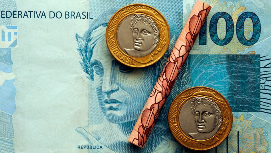 bancos-adotam-cautela-no-credito-para-navegar-ciclo-longo-de-juros-altos