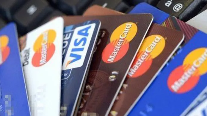 bc:-bandeira-de-cartao-tera-de-pagar-transacoes-em-caso-de-falhas