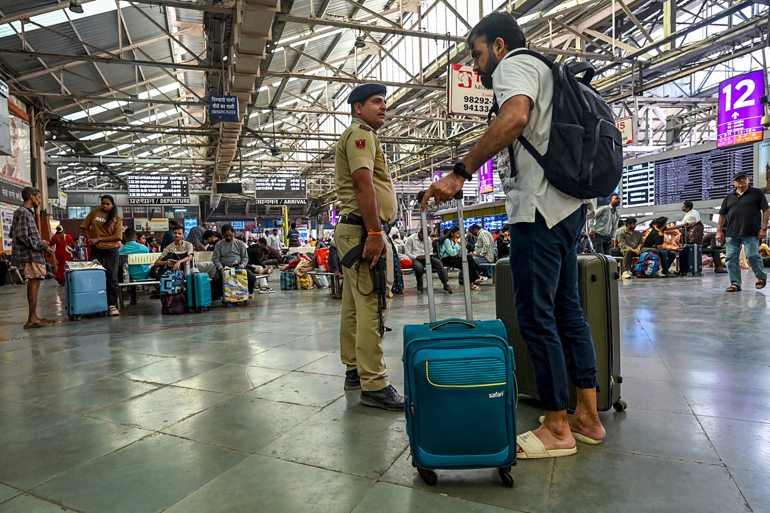 india-investiga-explosao-que-matou-oito-pessoas-em-nova-delhi