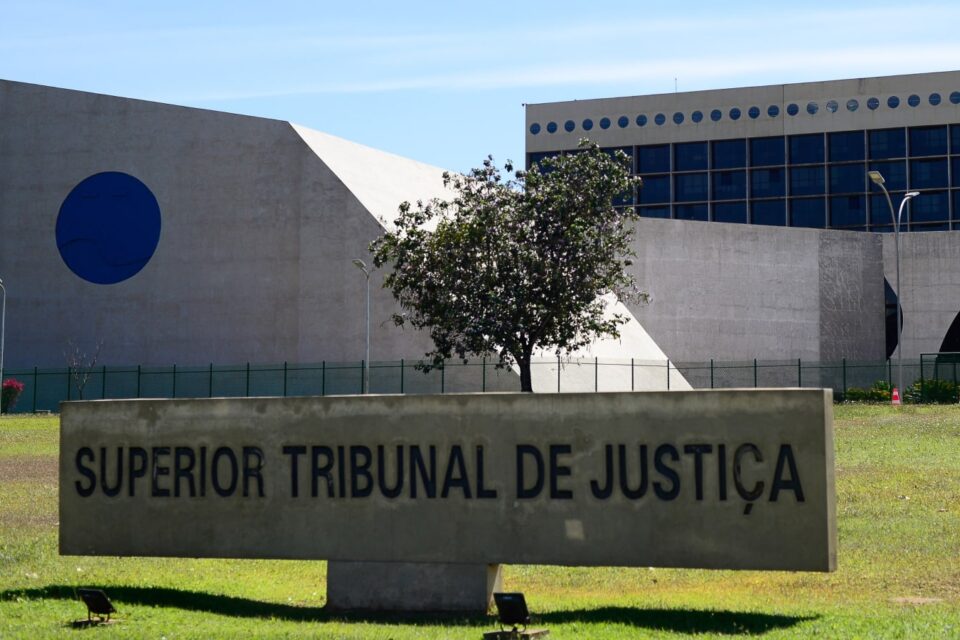 stj-decide-que-militares-nao-podem-ser-afastados-por-serem-transexuais