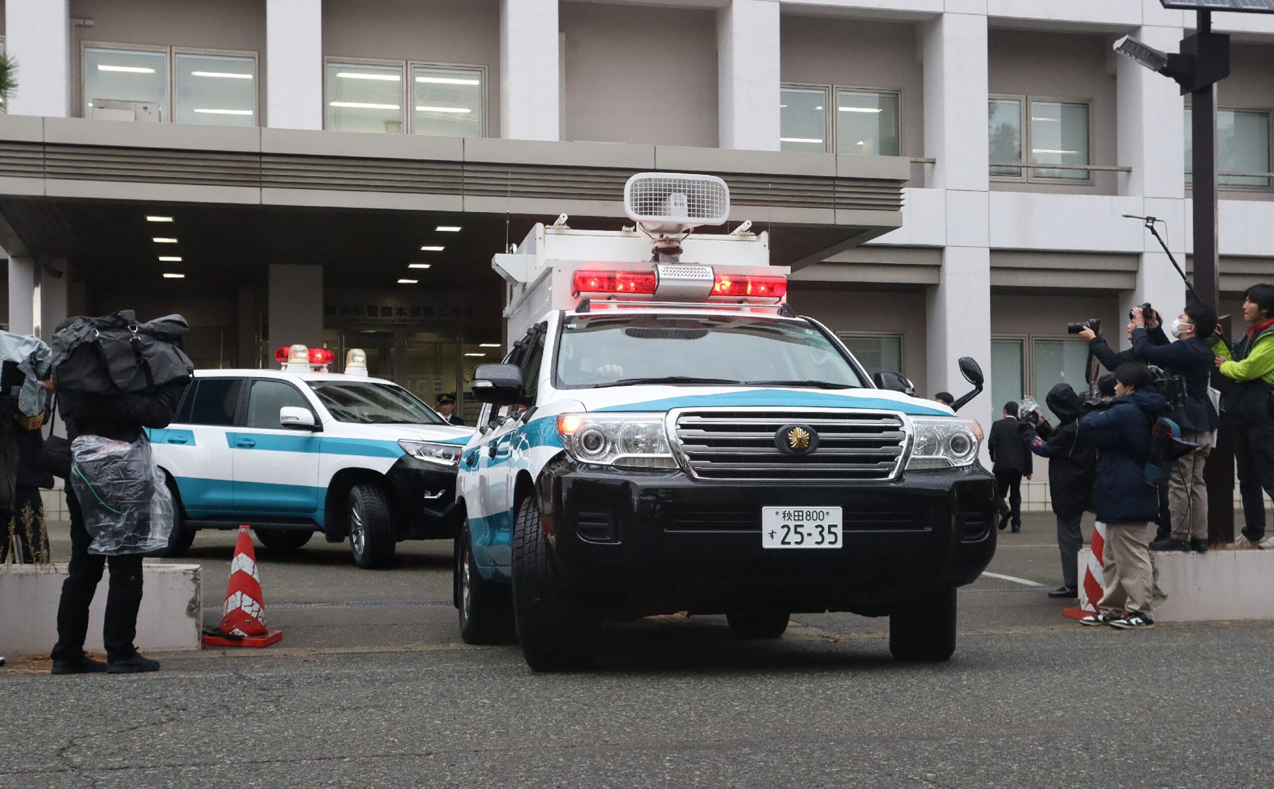 japao-recorre-a-policiais-aposentados-para-enfrentar-onda-de-ataques-de-ursos