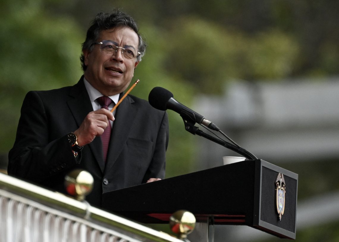 em-tensoes-com-eua,-colombia-pagara-soma-bilionaria-por-avioes-de-guerra-suecos