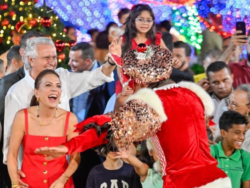 caiado-e-gracinha-participam-da-abertura-oficial-do-natal-do-bem-2025