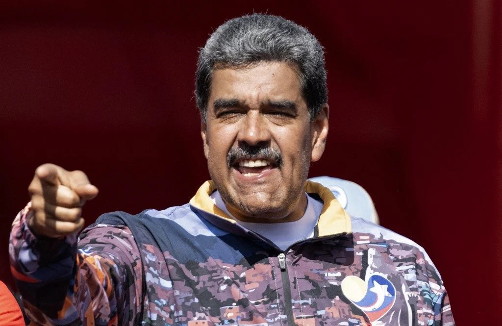 maduro-canta-‘imagine’-e-pede-paz-apos-aumento-da-tensao-entre-venezuela-e-eua