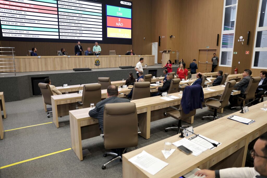 vereadores-de-aparecida-derrubam-um-veto-do-prefeito-e-mantem-outros-4