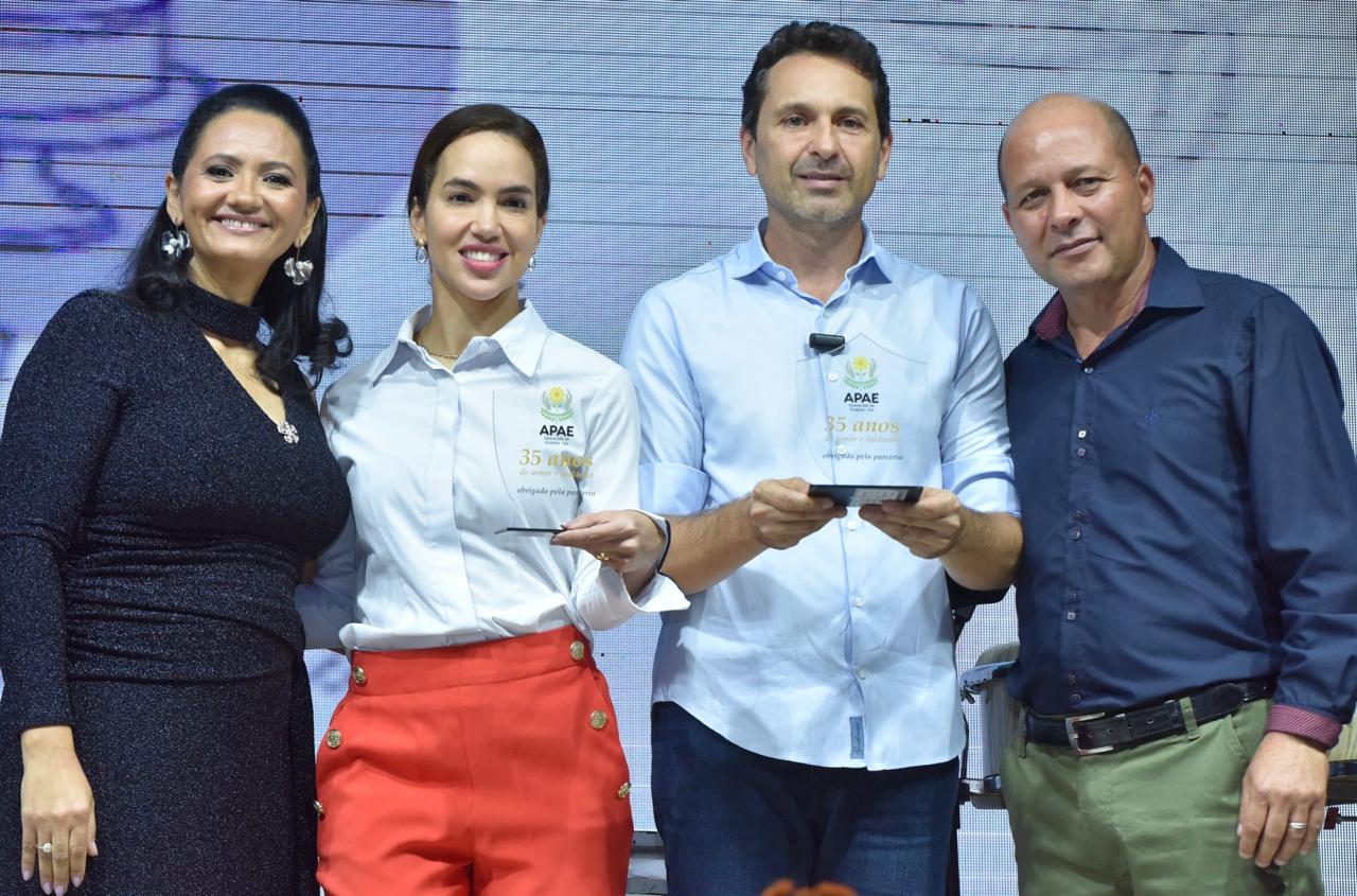 vilela-inicia-dialogo-para-doacao-de-terreno-destinado-a-nova-apae-de-aparecida