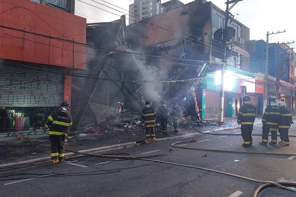 incendio-destroi-imoveis-comerciais-em-sao-bernardo-do-campo-(sp)