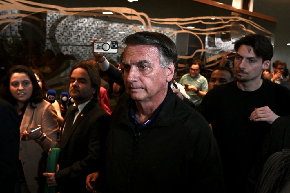 tornozeleira-de-bolsonaro-e-submetida-a-pericia-e-pf-apura-violacao-na-madrugada
