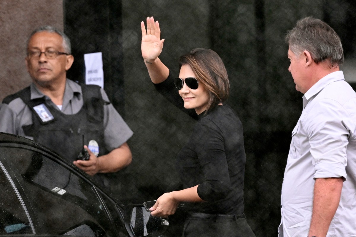 michelle-visita-bolsonaro-na-policia-federal