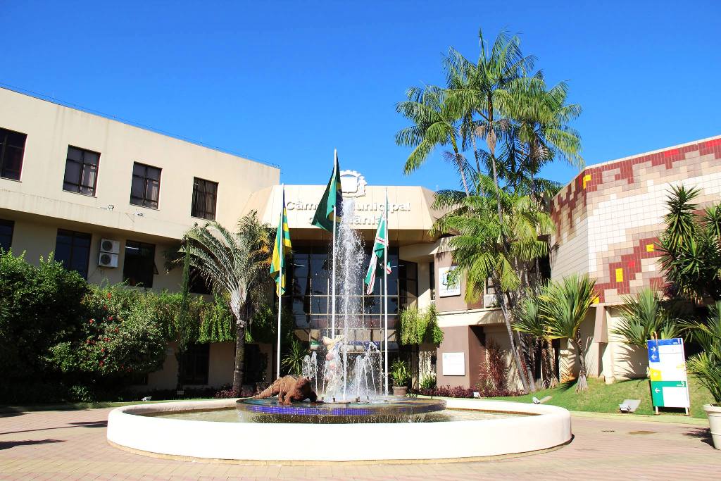 camara-de-goiania-lanca-concurso-com-62-vagas-e-salarios-de-r$-10-mil