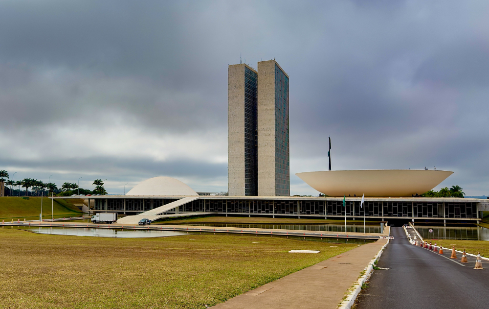bolsonaro-preso,-crise-entre-o-governo-e-o-congresso.-tensao-em-brasilia