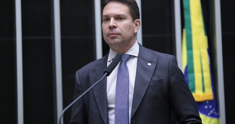 moraes-deve-pedir-extradicao-de-ramagem-para-ex-chefe-da-abin-cumprir-aqui-sua-pena-de-16-anos