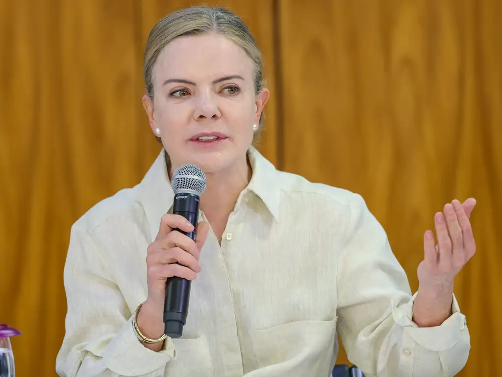 gleisi:-ausencia-de-motta-e-alcolumbre-em-nada-ofusca-importante-construcao-e-apoio-ao-pl-do-ir