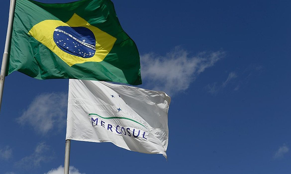 expectativa-e-que-acordo-mercosul-ue-seja-concluido-ate-dezembro,-diz-embaixador
