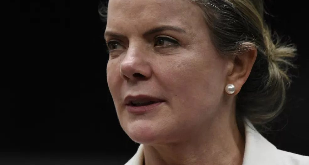 “perde-o-brasil”,-diz-gleisi-sobre-derrubada-de-vetos-do-licenciamento