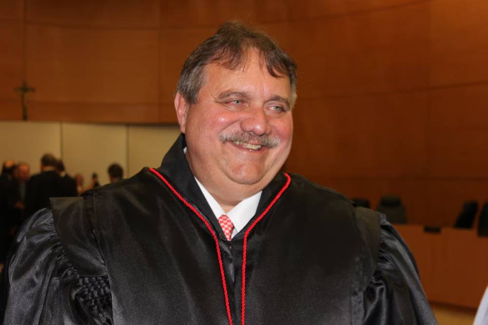 assessor-tinha-senha-de-desembargador-para-abrir-processos-e-assinar-sentencas