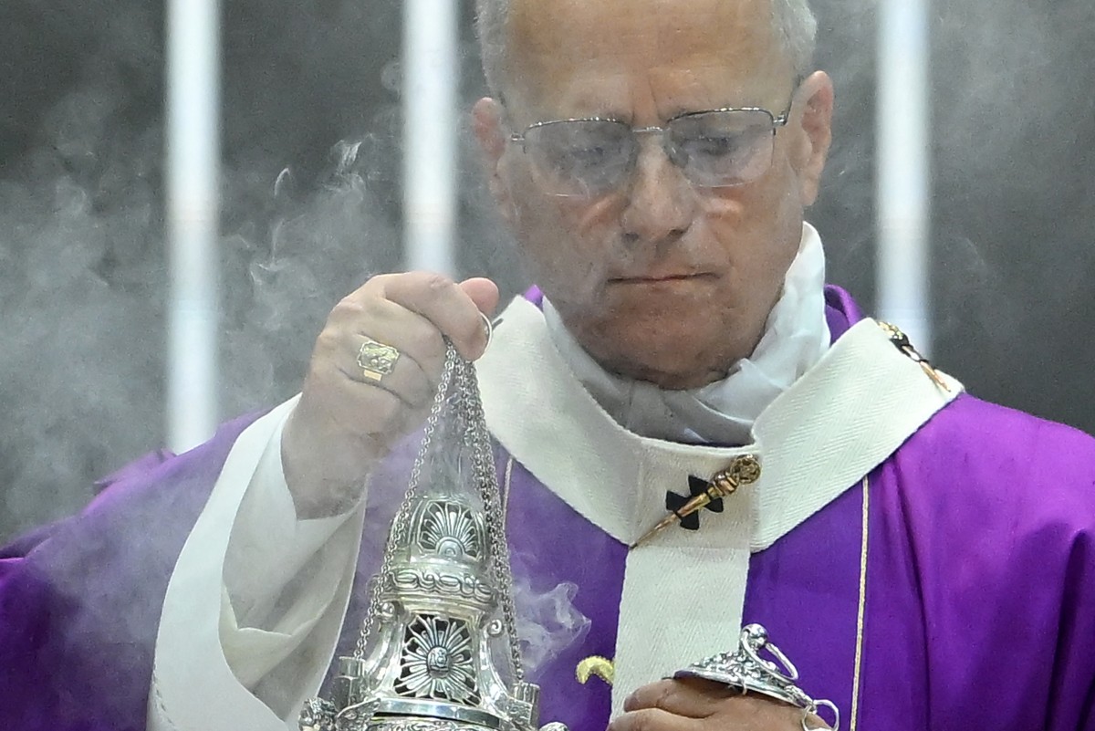 papa-rompe-tradicao-e-nao-reza-na-mesquita-azul,-em-istambul