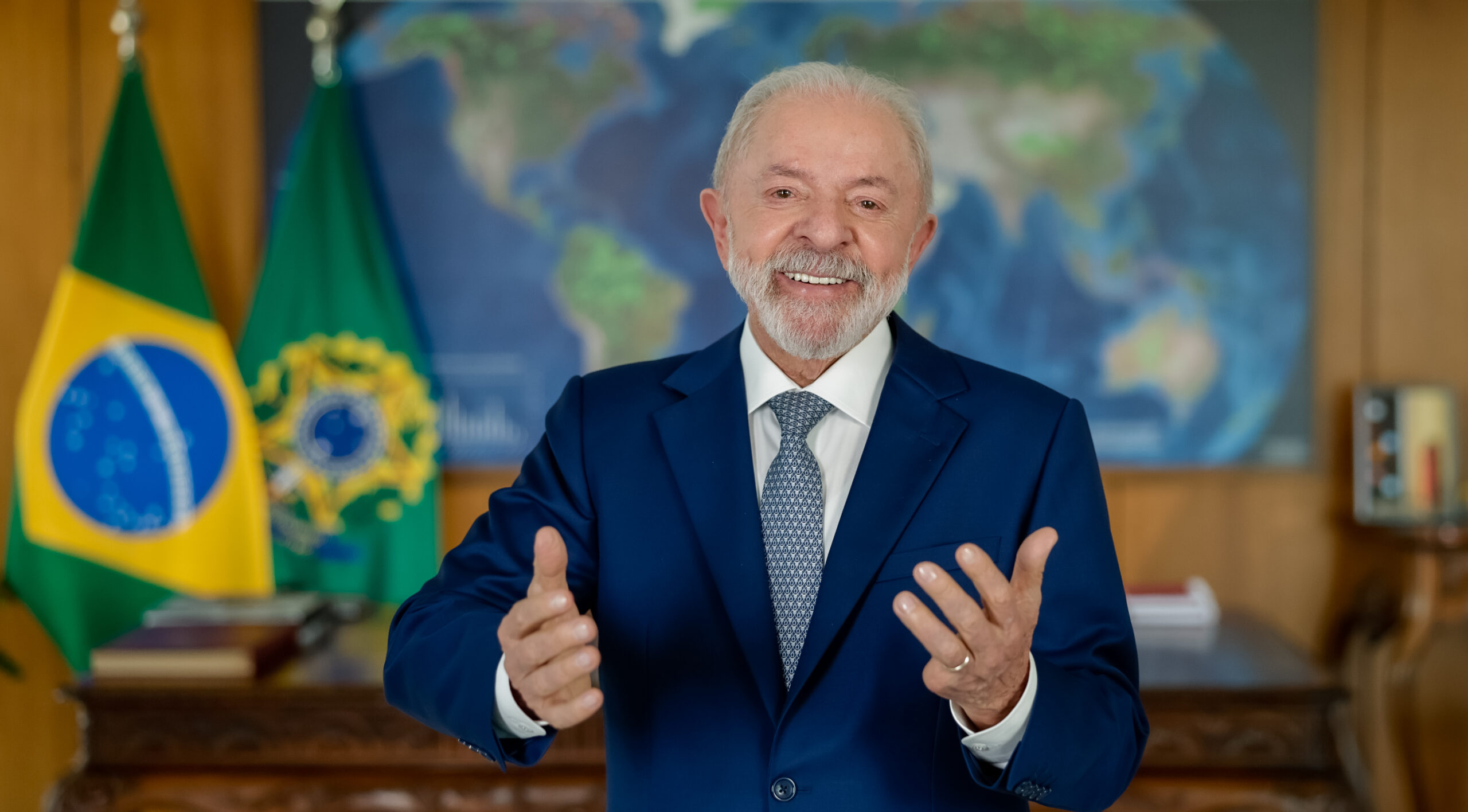 lula-chama-isencao-de-ir-de-‘quase-um-14o-salario’-e-sugere-tv-nova-para-a-copa