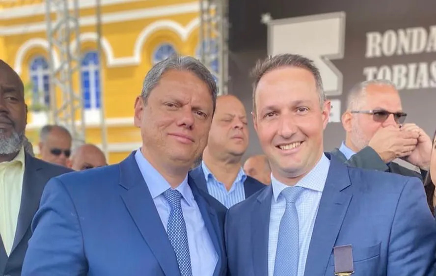 chegou-a-hora-de-dizer-basta-ao-crime-organizado,-diz-tarcisio-em-despedida-de-derrite