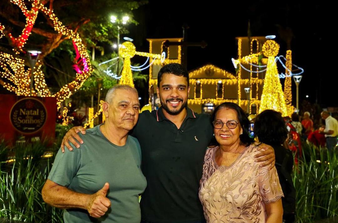 marden-acende-iluminacao-natalina-e-lanca-operacao-de-seguranca-em-trindade