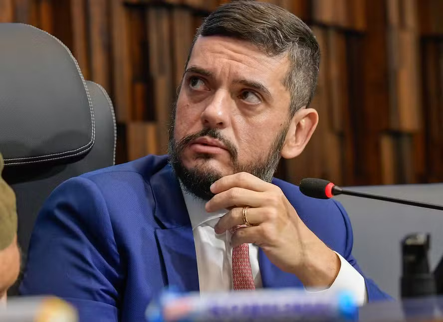 bacellar-era-1°-da-lista-de-‘comunicacao-urgente’-de-th-joias,-deputado-preso-por-elo-com-o-cv