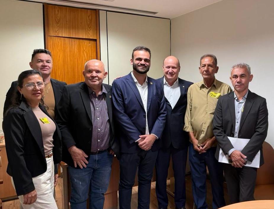 fhelipe-almeida-articula-em-brasilia-recursos-para-terezopolis