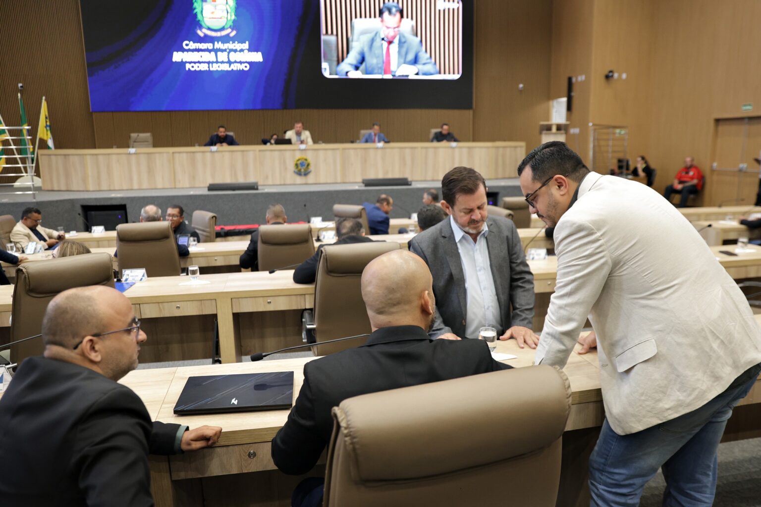 camara-de-aparecida-quer-explicacoes-sobre-r$-40-milhoes-no-banco-master