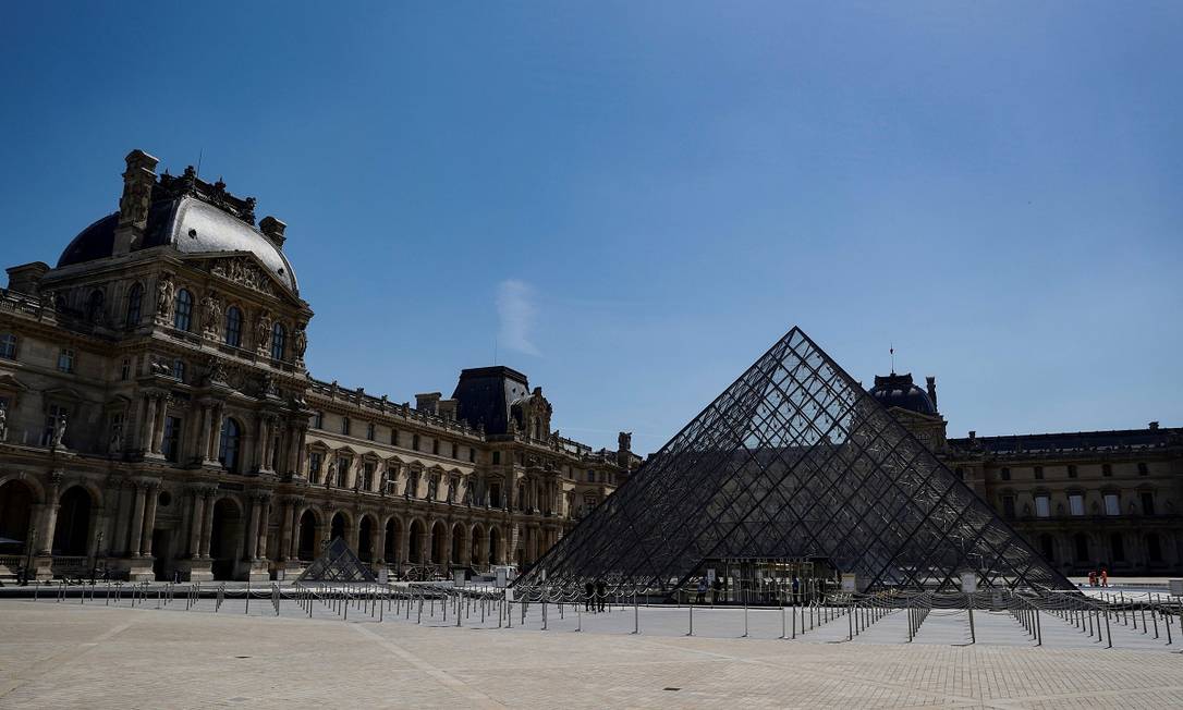 sindicatos-do-louvre-convocam-greve-para-semana-que-vem