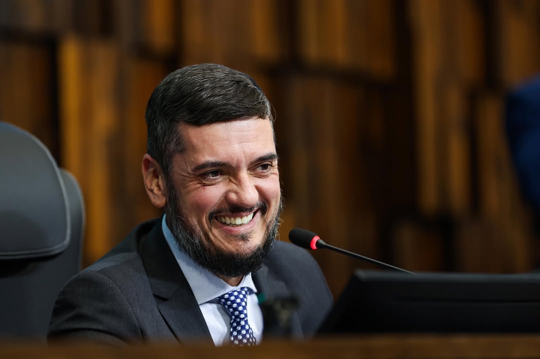 como-votaram-os-deputados-em-projeto-que-determina-soltura-de-rodrigo-bacellar