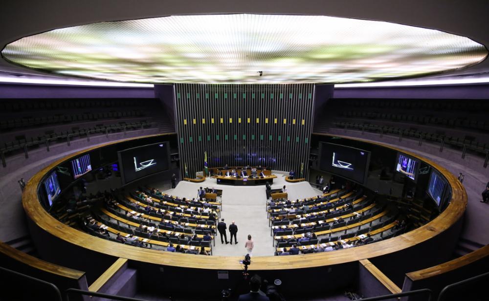 camara-retoma-trabalhos-apos-retirada-a-forca-de-braga