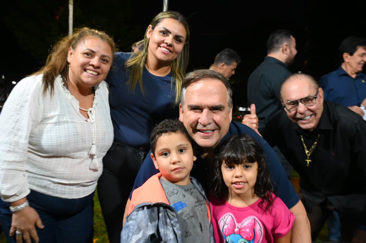 mabel-inaugura-iluminacao-na-praca-wilson-sales-em-goiania