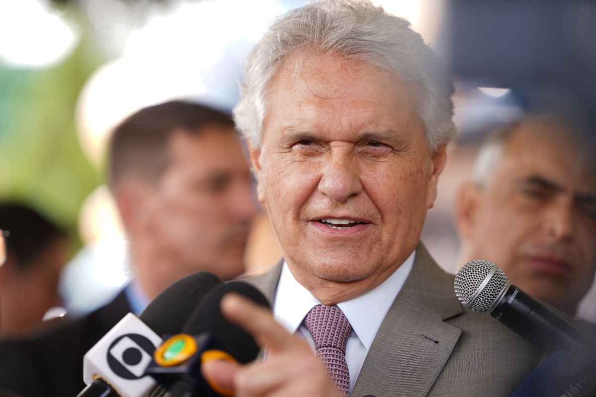 caiado-relata-conversa-com-flavio-e-incentivo-a-pre-candidatura-do-senador