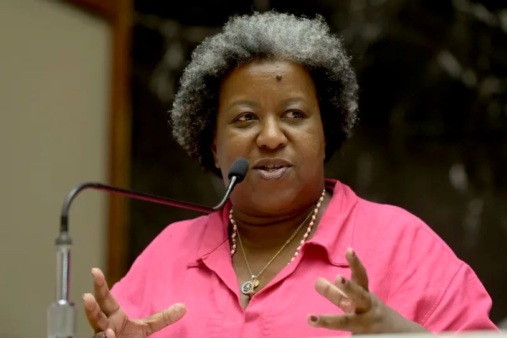 pais-sera-melhor-se-empresas-incorporarem-ambiente-diverso,-diz-ministra