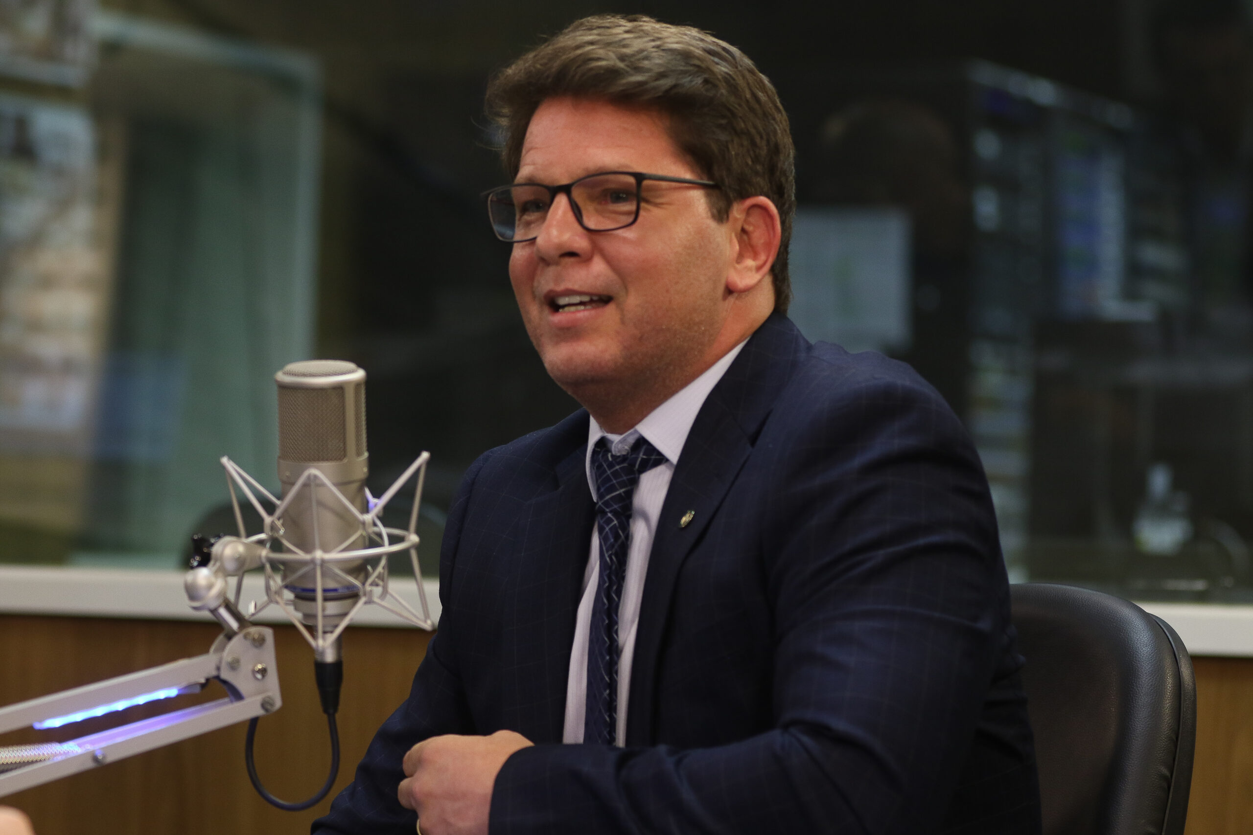 mario-frias-direcionou-verba-publica-a-produtora-de-filme-sobre-jair-bolsonaro