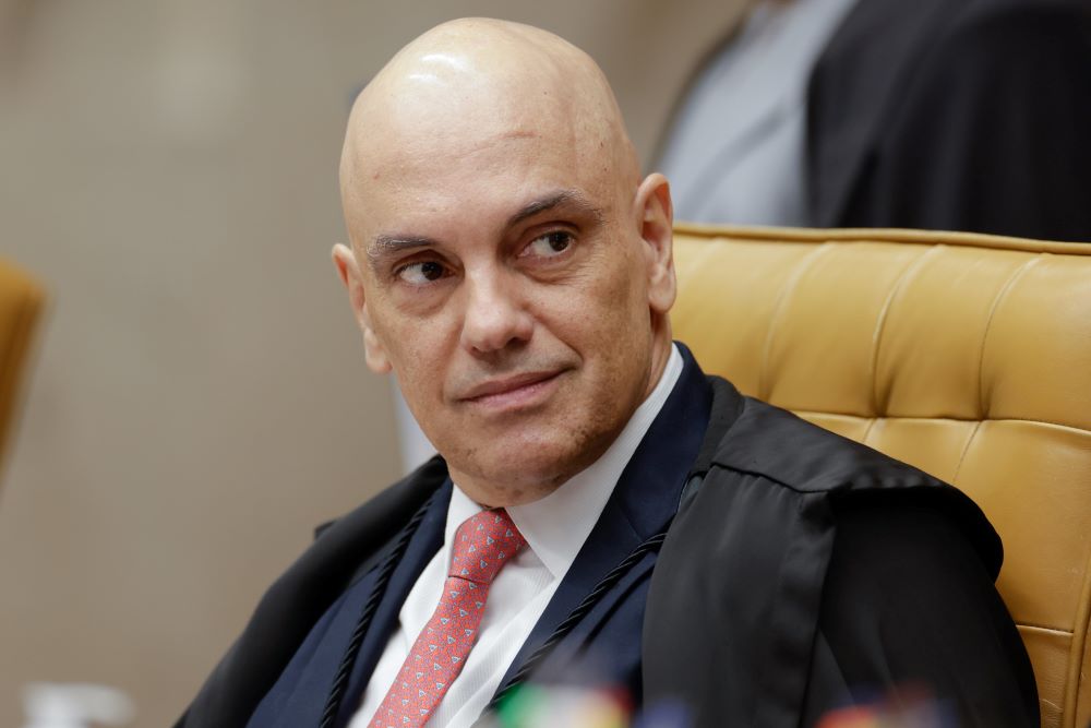 alexandre-de-moraes-nega-prisao-domiciliar-a-bolsonaro,-mas-autoriza-cirurgia