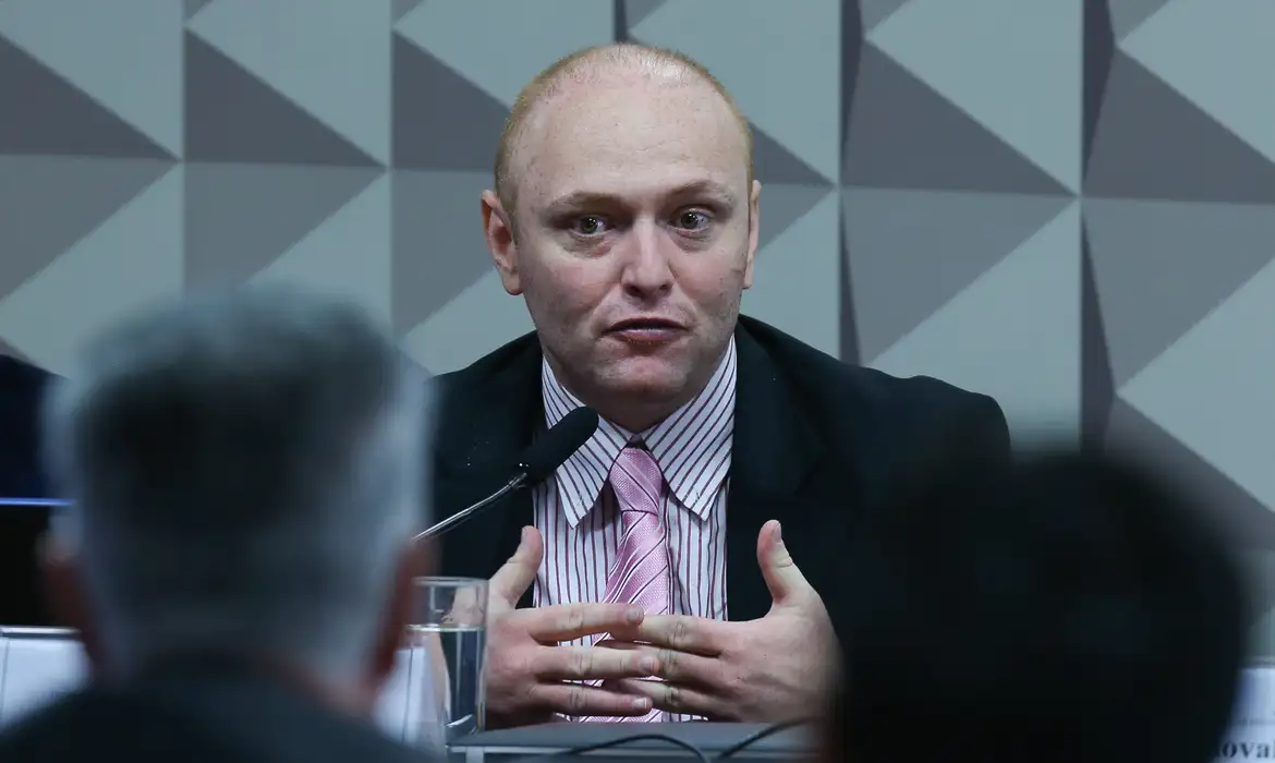 pgr-defende-progressao-de-regime-do-hacker-delgatti-em-caso-que-envolve-zambelli-e-moraes